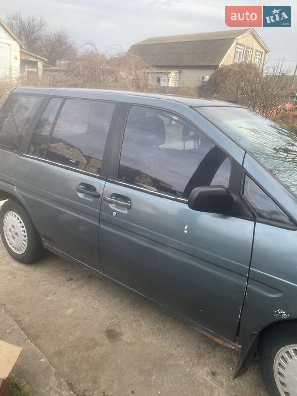 Мінівен Nissan Prairie 1988 в Одесі