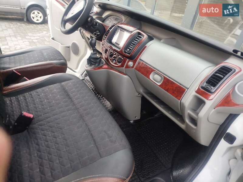 Минивэн Nissan Primastar 2008 в Нетешине