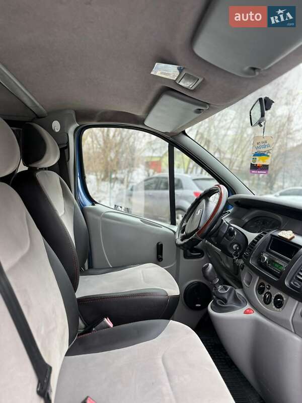 Мінівен Nissan Primastar 2003 в Кам'янець-Подільському