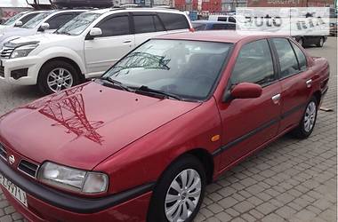 Седан Nissan Primera 1996 в Чернівцях