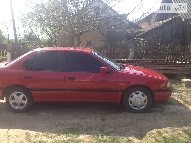 Nissan Primera 1993 года