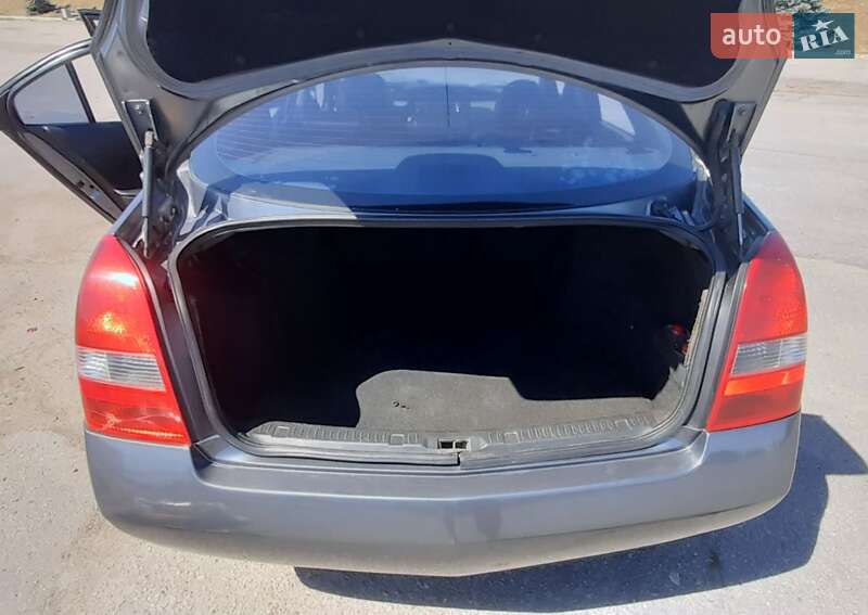 Седан Nissan Primera 2002 в Кременчуці