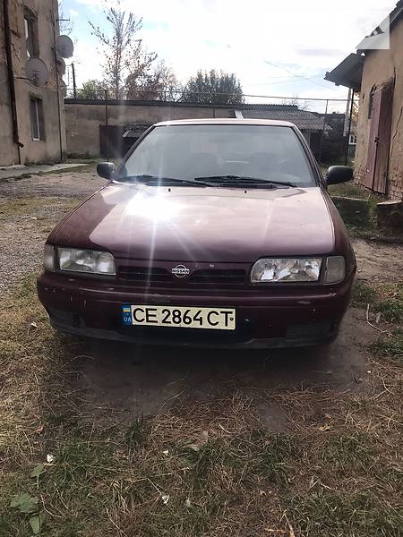 Хэтчбек Nissan Primera 1992 в Черновцах