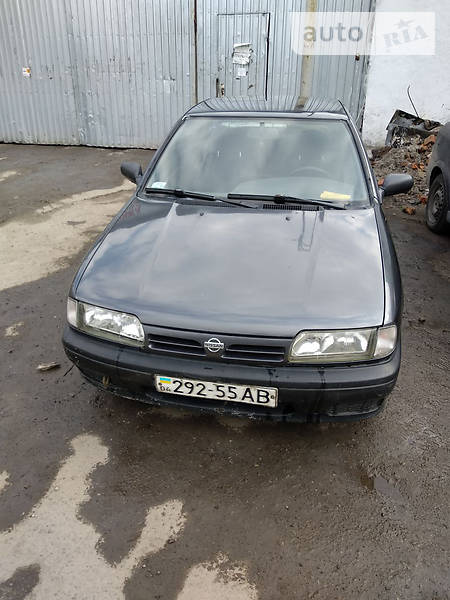 Седан Nissan Primera 1991 в Днепре