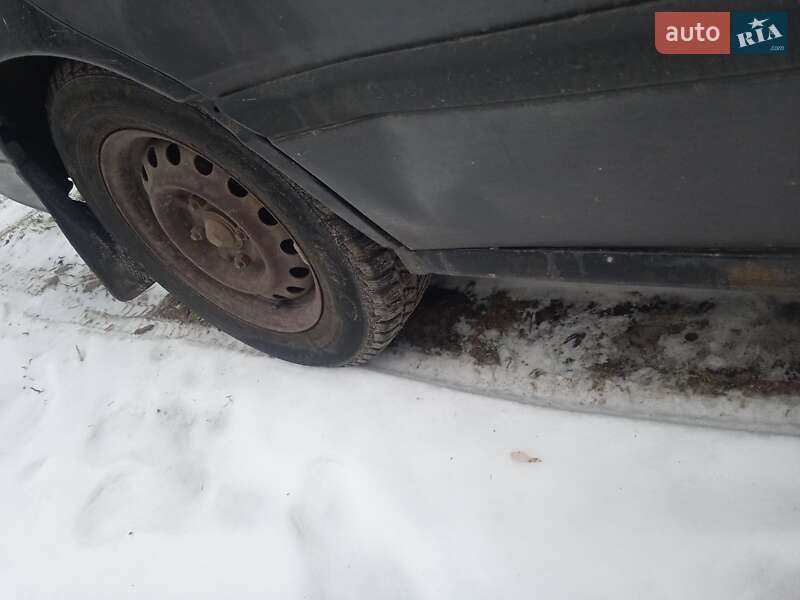 Седан Nissan Primera 1992 в Виннице