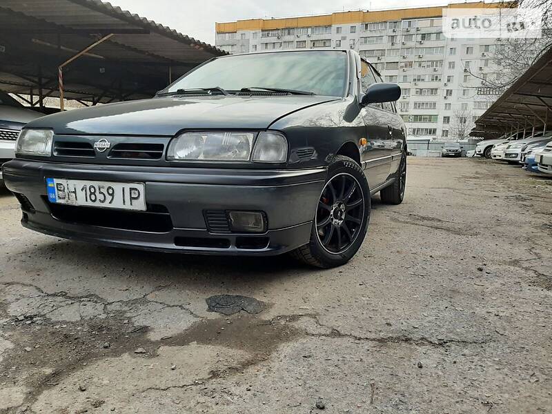 Седан Nissan Primera 1992 в Благовіщенську