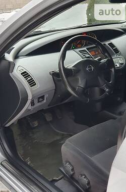 Седан Nissan Primera 2004 в Ровно