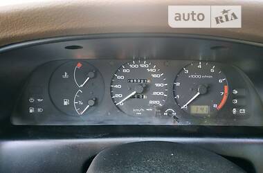 Хэтчбек Nissan Primera 1993 в Дубно