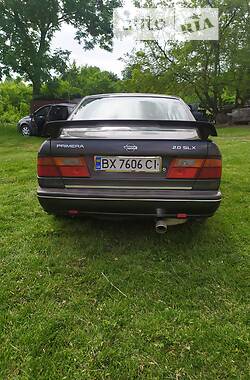 Седан Nissan Primera 1993 в Хмельницькому