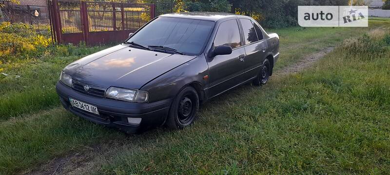 Седан Nissan Primera 1991 в Калиновке