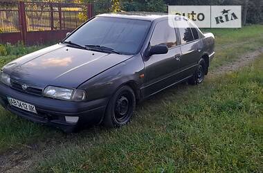 Седан Nissan Primera 1991 в Калиновке