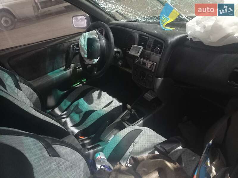 Хэтчбек Nissan Primera 2000 в Херсоне