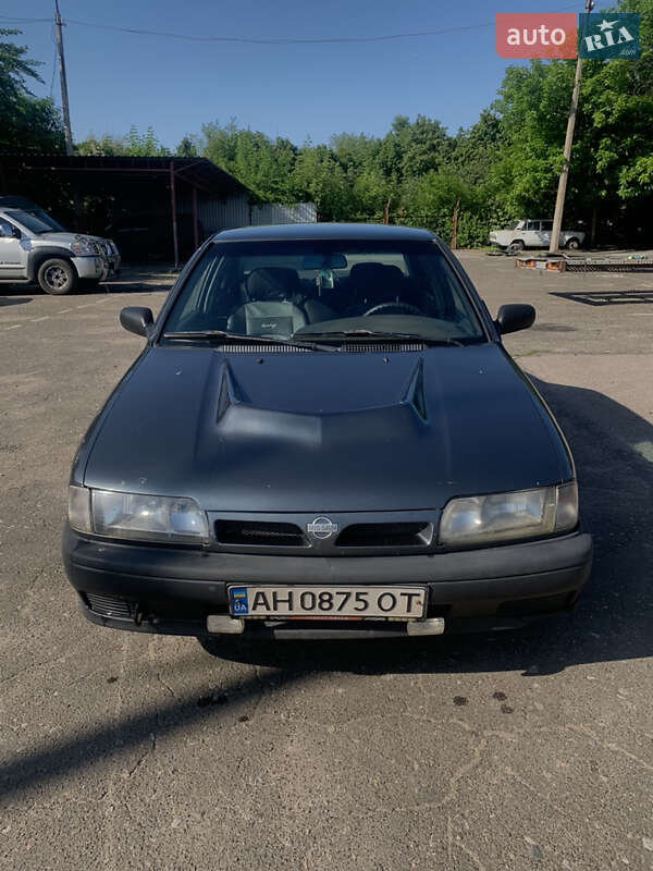 Седан Nissan Primera 1993 в Краматорске