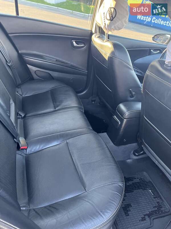 Седан Nissan Primera 2003 в Львові