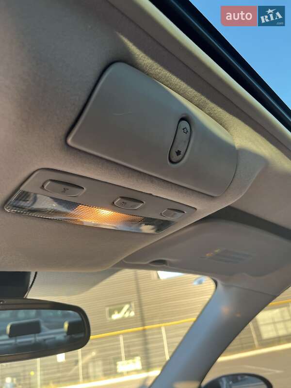 Седан Nissan Primera 2003 в Львові