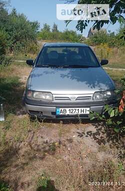 Седан Nissan Primera 1993 в Виннице