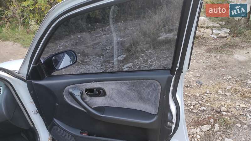 Хетчбек Nissan Primera 1993 в Піщанці