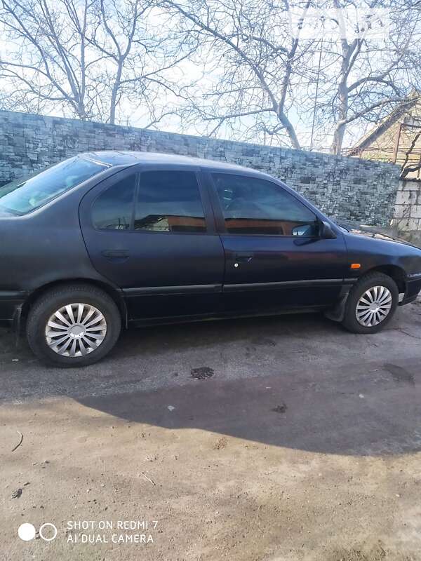 Седан Nissan Primera 1993 в Белгороде-Днестровском