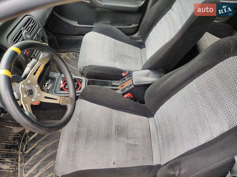 Седан Nissan Primera 1991 в Киеве