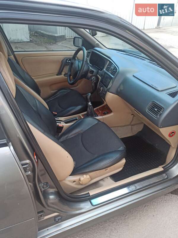 Седан Nissan Primera 2000 в Виннице