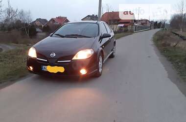 Седан Nissan Primera 2004 в Нововолынске