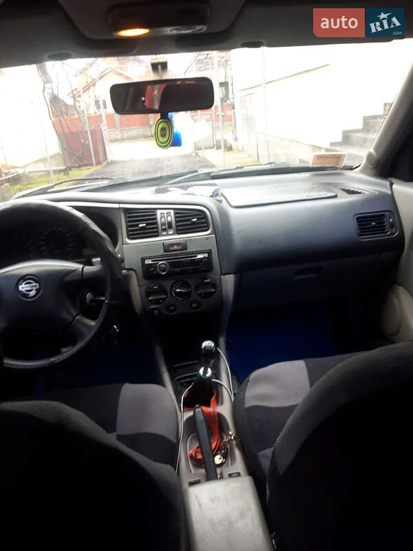 Седан Nissan Primera 2001 в Иршаве