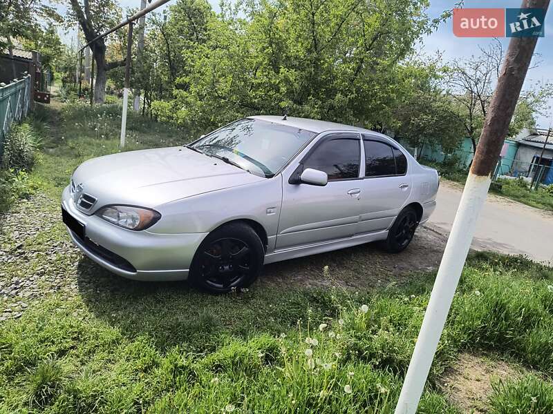 Nissan Primera 2000