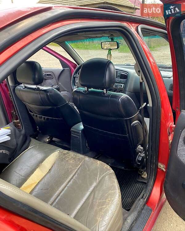 Седан Nissan Primera 1996 в Білгороді-Дністровському