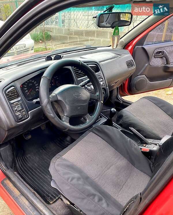 Седан Nissan Primera 1996 в Білгороді-Дністровському