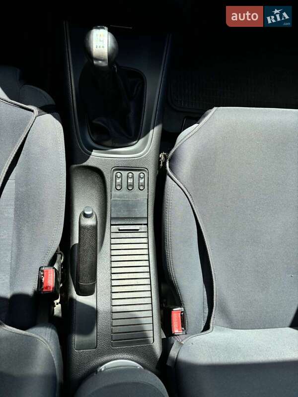 Седан Nissan Primera 2006 в Киеве