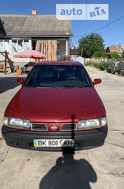 Седан Nissan Primera 1995 в Ровно