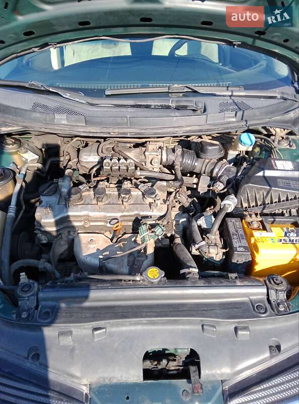 Седан Nissan Primera 2002 в Жмеринке