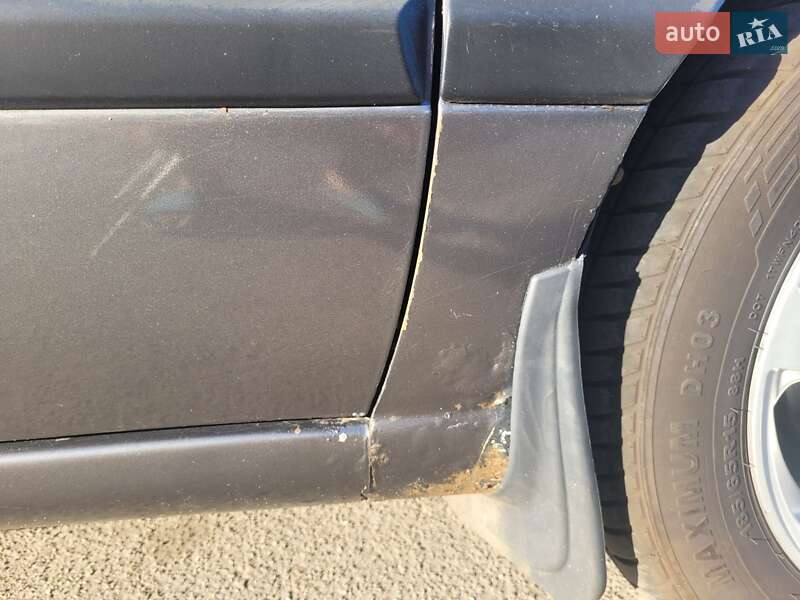 Седан Nissan Primera 1995 в Киеве