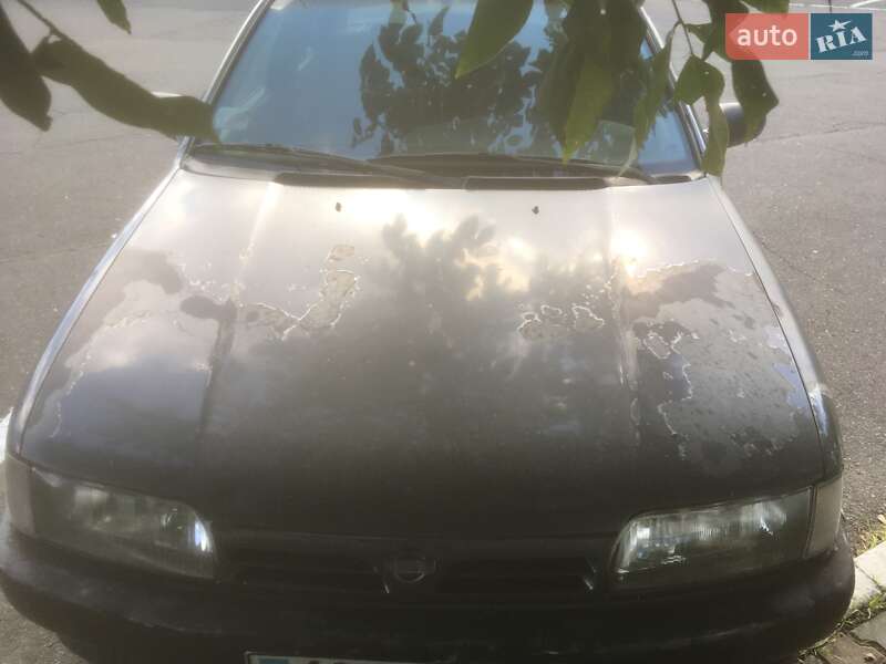 Седан Nissan Primera 1990 в Одесі