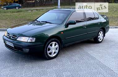 Седан Nissan Primera 1996 в Новояворівську