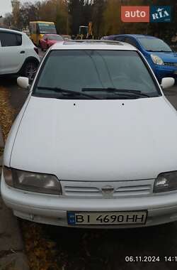 Хетчбек Nissan Primera 1990 в Полтаві