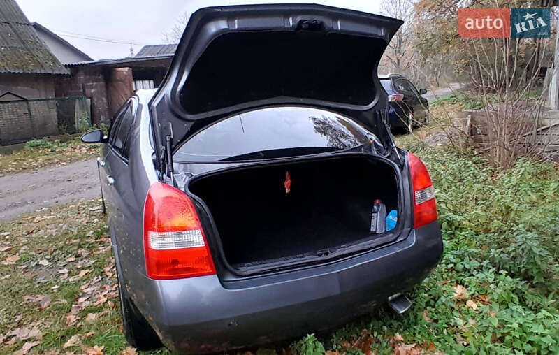 Седан Nissan Primera 2003 в Львові