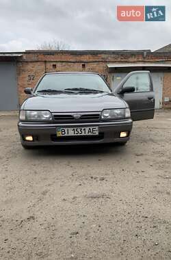 Седан Nissan Primera 1994 в Лубнах