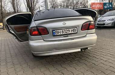 Седан Nissan Primera 2000 в Монастирищеві