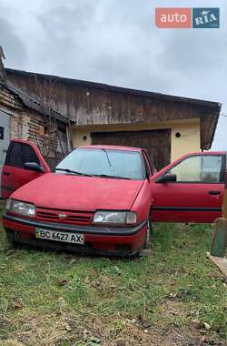 Седан Nissan Primera 1991 в Луцьку