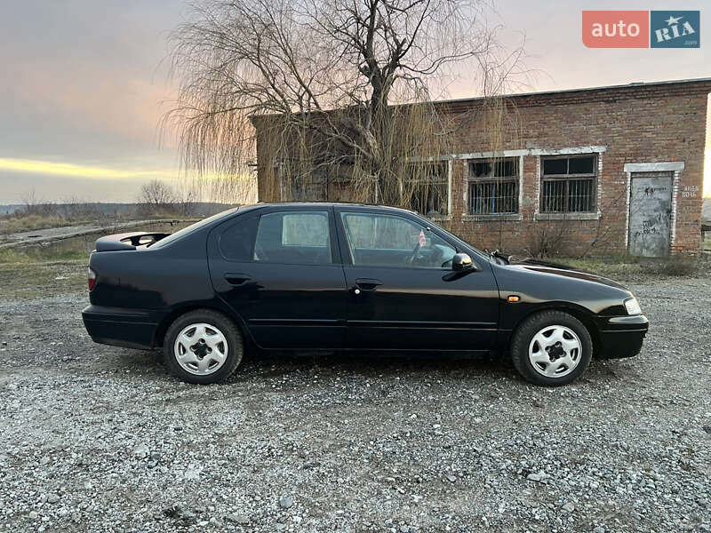 Седан Nissan Primera 1997 в Червонознаменке