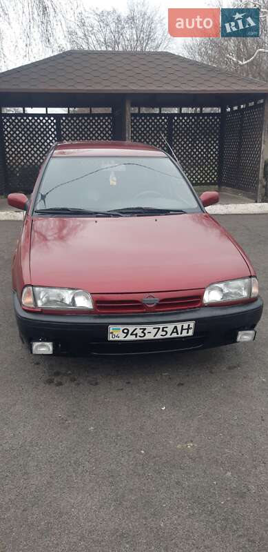 Універсал Nissan Primera 1992 в Нікополі