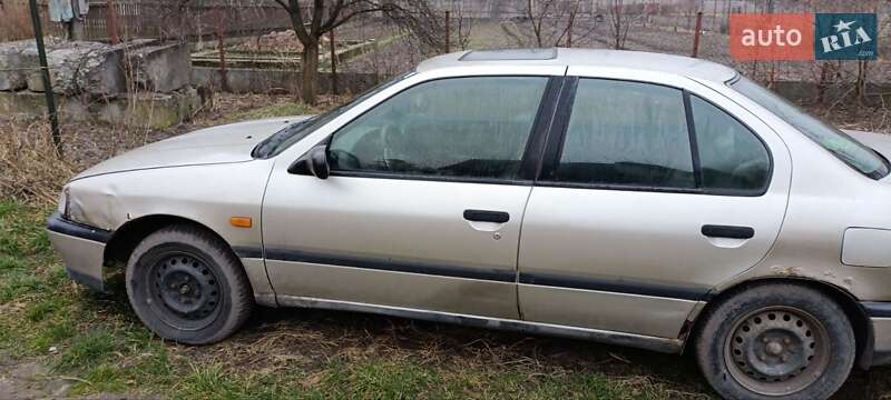 Седан Nissan Primera 1994 в Львові