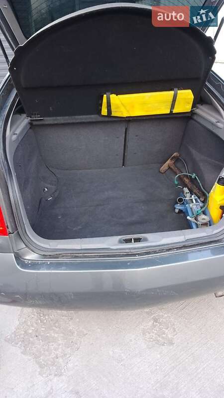 Седан Nissan Primera 2002 в Житомирі