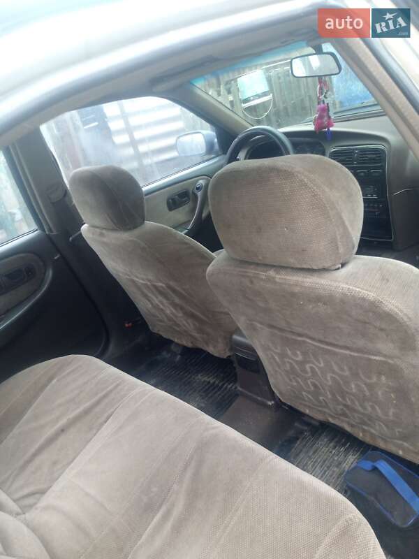 Седан Nissan Primera 1992 в Арцизові