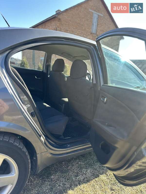 Седан Nissan Primera 2003 в Тернополі