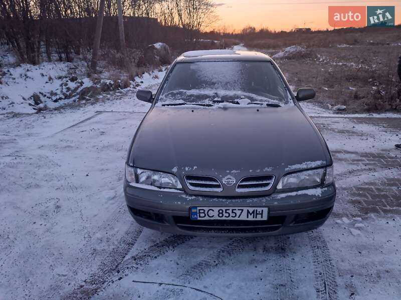 Седан Nissan Primera 1996 в Львове