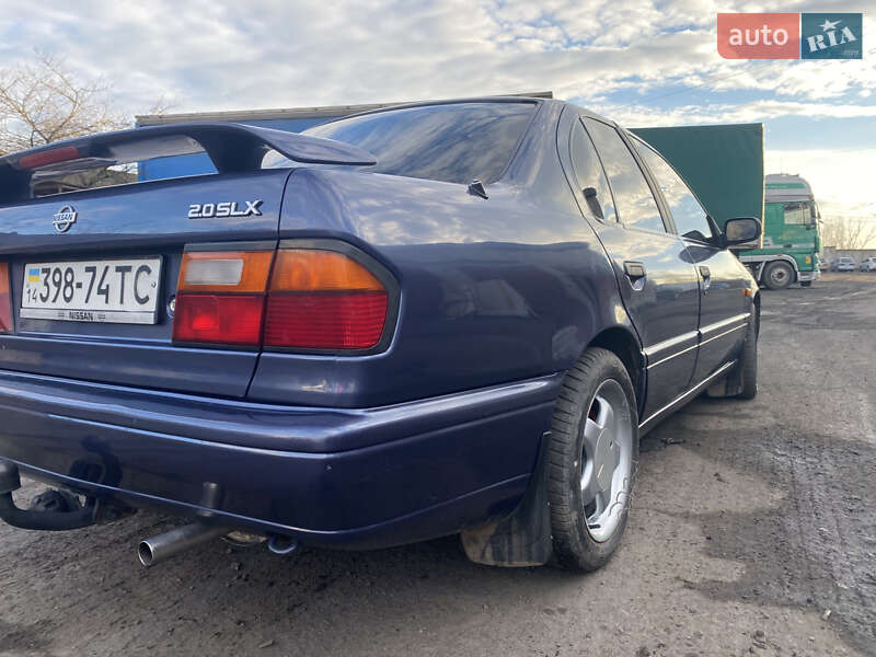 Седан Nissan Primera 1994 в Шептицькому