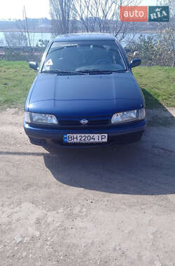 Седан Nissan Primera 1992 в 