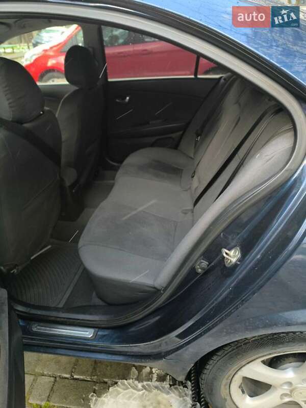 Седан Nissan Primera 2003 в Ивано-Франковске